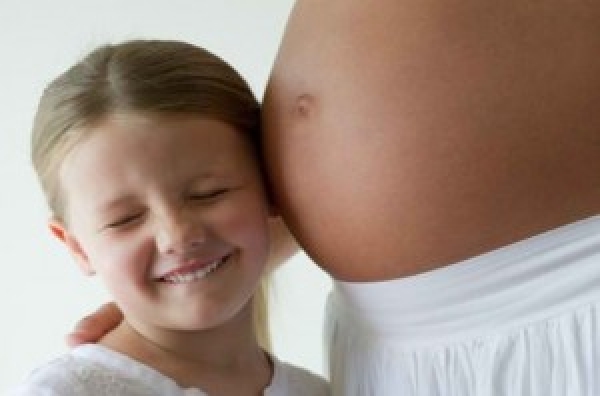 É normal o bebê soluçar dentro da barriga?